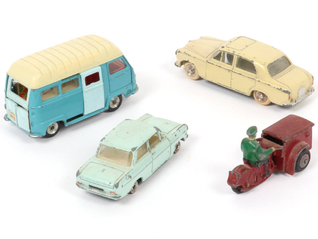 Lot 338 - DINKY TOYS (FRANCE) (4)