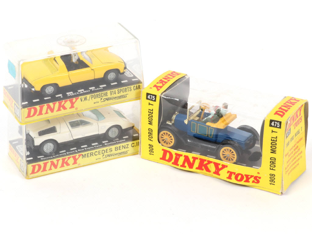 Lot 285 - DINKY TOYS (GB) (3)