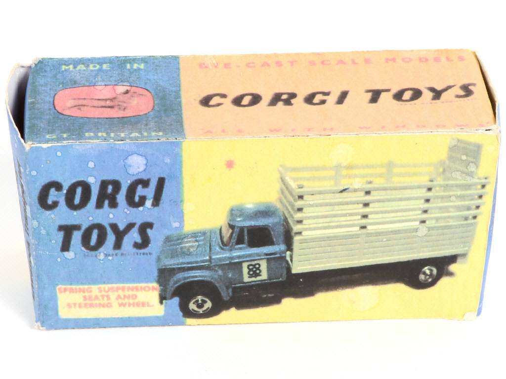 Lot 123 - DIVERS (17)