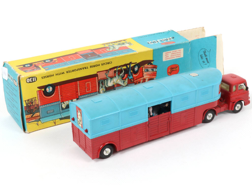 Lot 176 - CORGI TOYS (GB) (1)