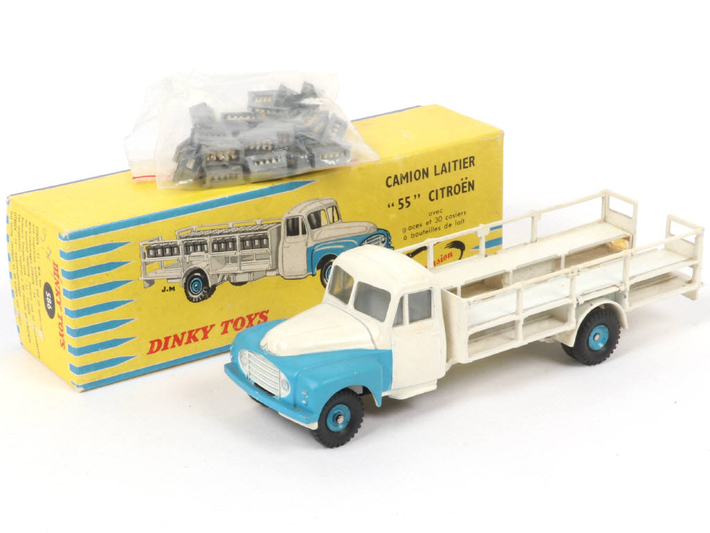 Lot 320 - DINKY TOYS (FRANCE) (1)