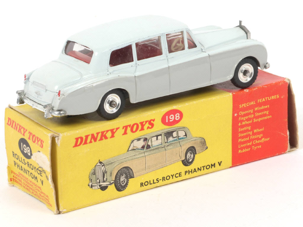 Lot 268 - DINKY TOYS (GB) (1)