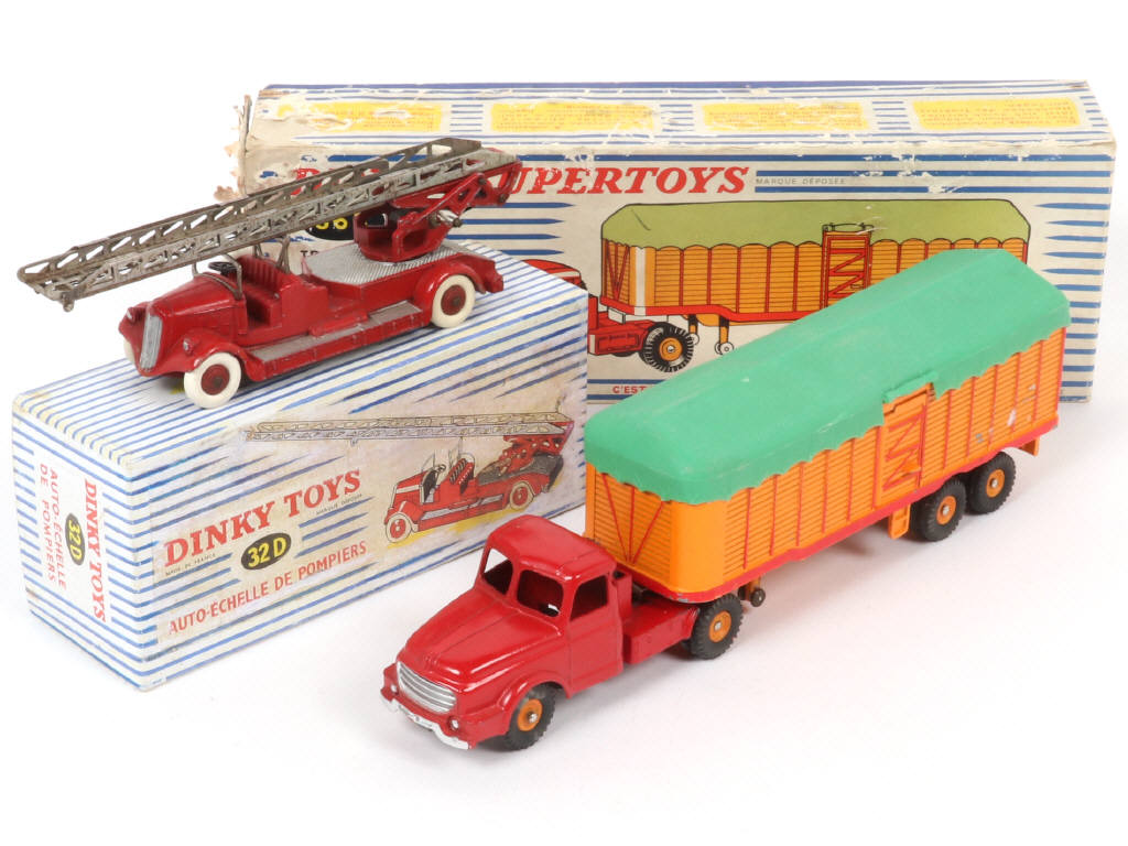 Lot 328 - DINKY TOYS (FRANCE) (2)