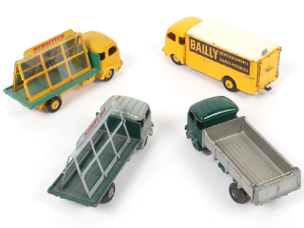 Lot 337 - DINKY TOYS (FRANCE) (4)