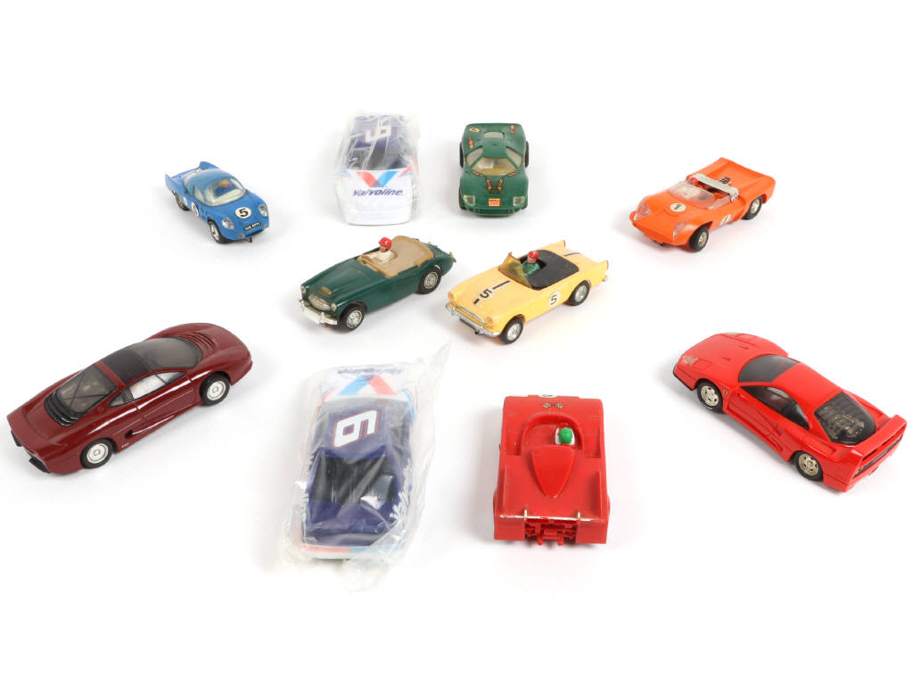 Lot 14 - SCALEXTRIC (GB) (10)