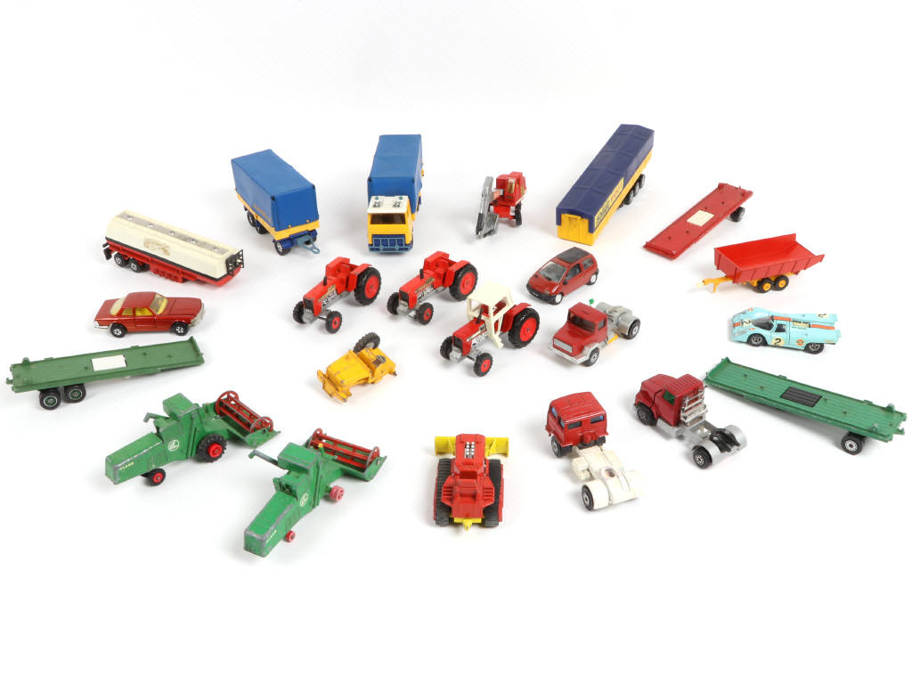 Lot 128 - DIVERS (22)