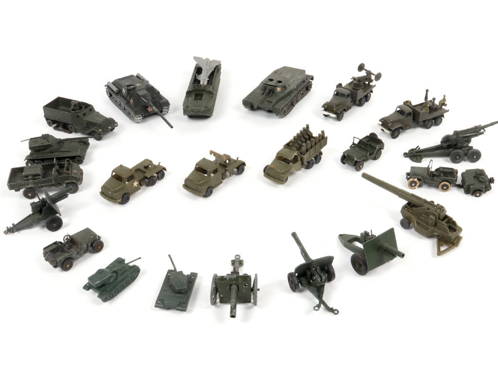 Lot 135 - DIVERS (21)