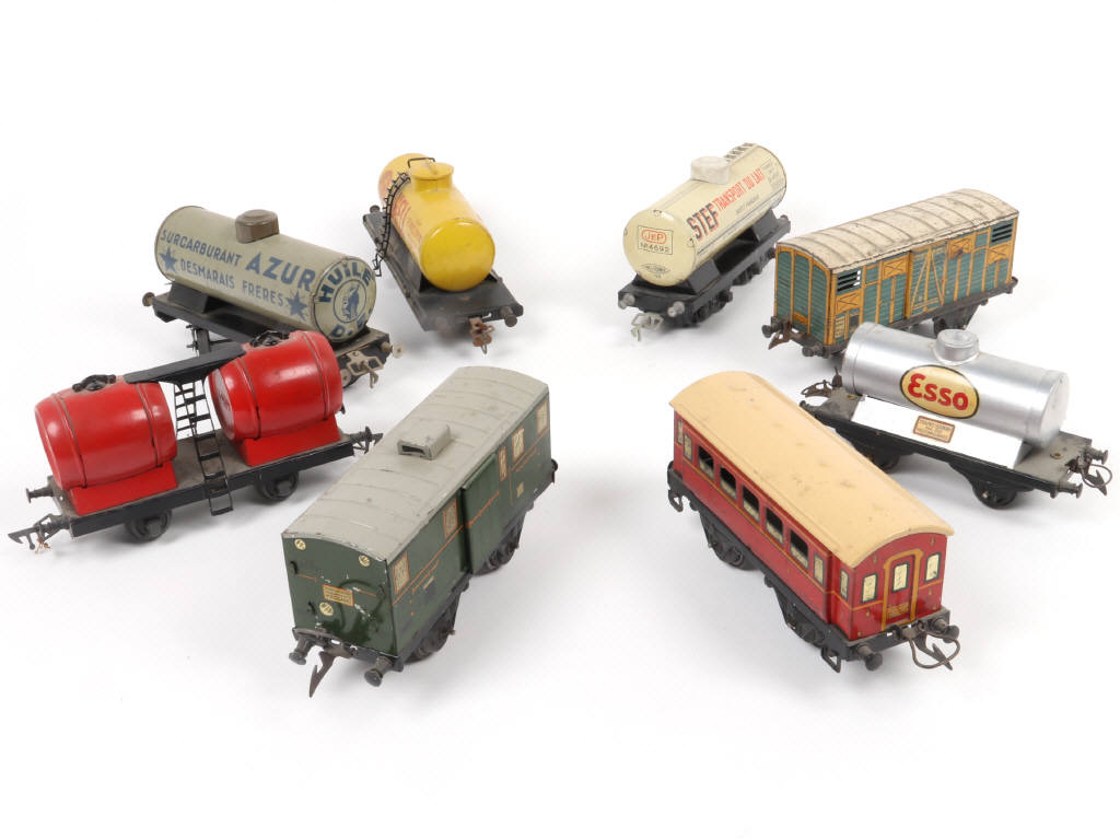 Lot 56 - DIVERS (Ecartement O) (8)
