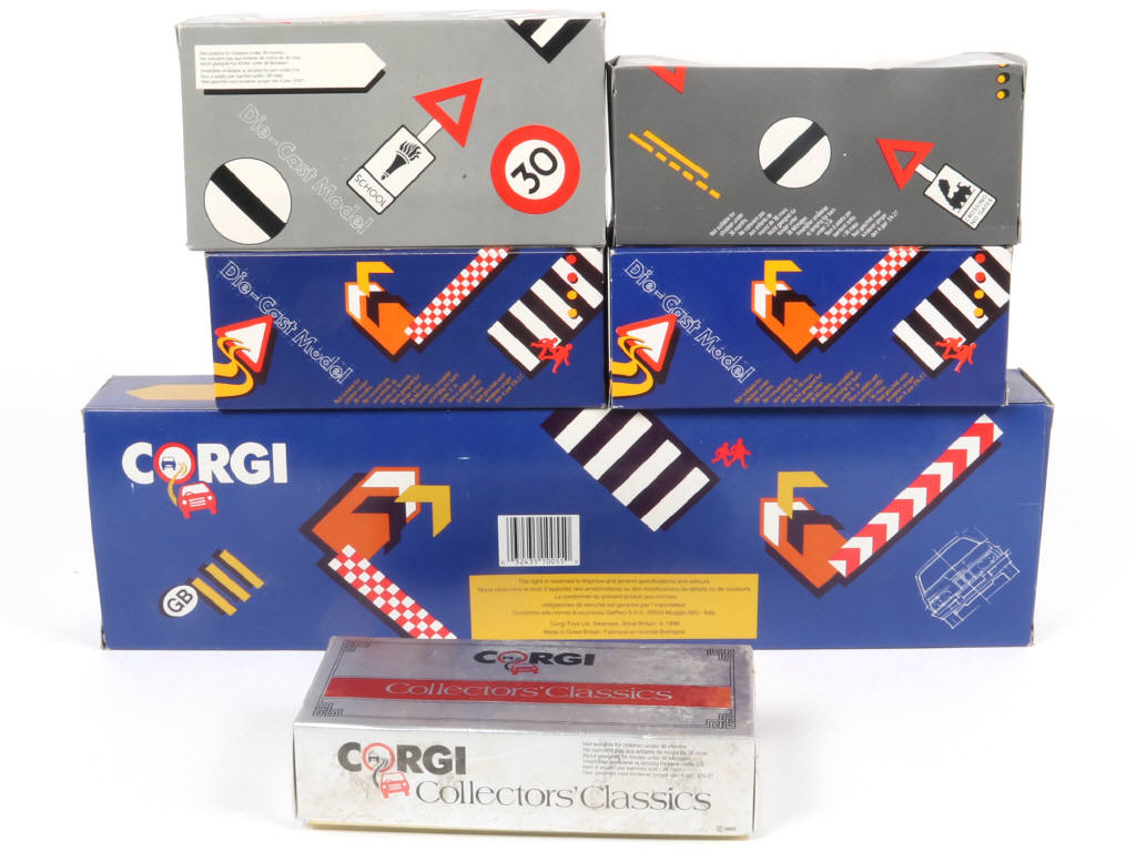 Lot 252 - CORGI TOYS (GB) (8)