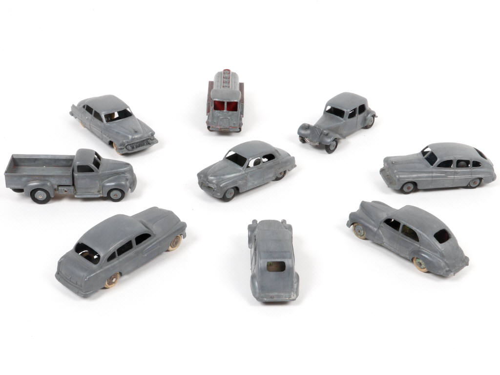 Lot 369 - DINKY TOYS (FRANCE) (9)