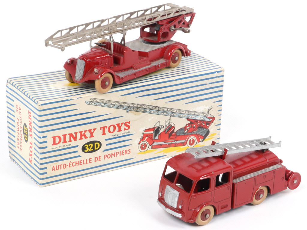 Lot 353 - DINKY TOYS (FRANCE) (2)