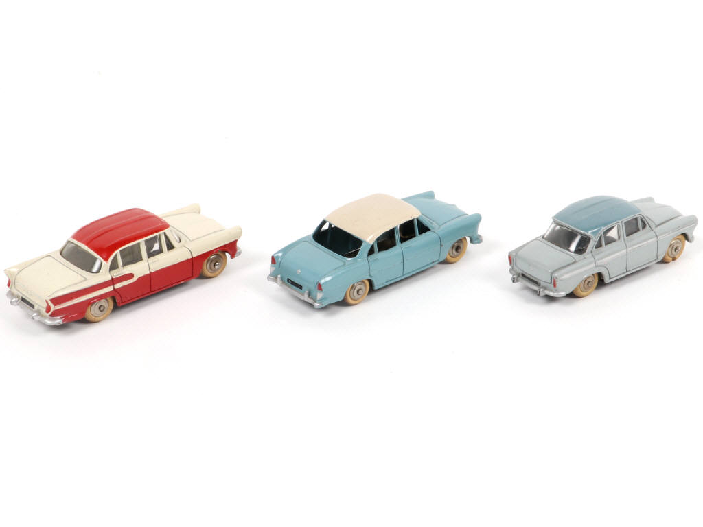 Lot 359 - DINKY TOYS (FRANCE) (3)