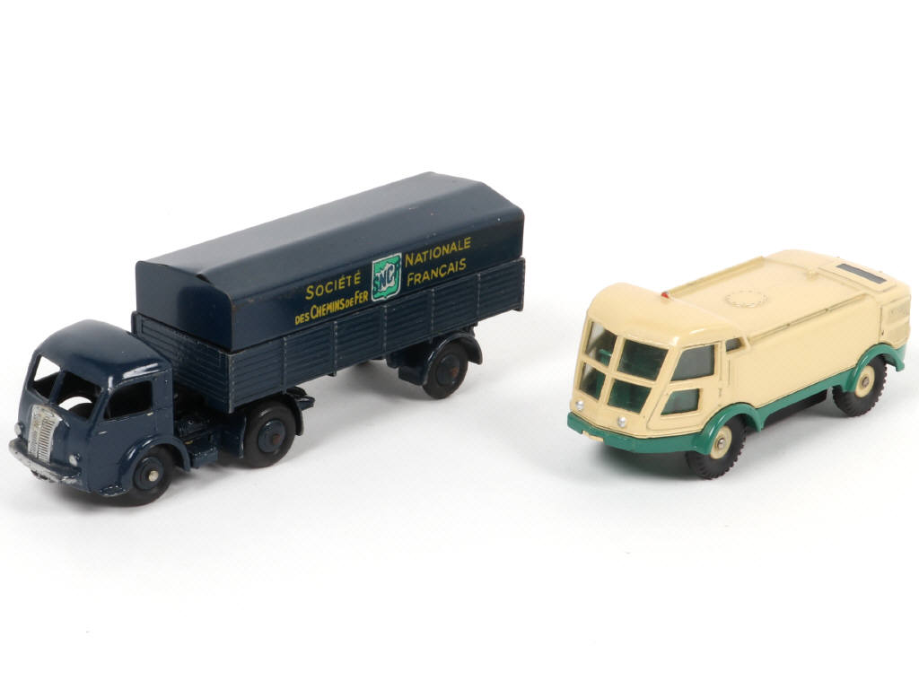 Lot 350 - DINKY TOYS (FRANCE) (2)