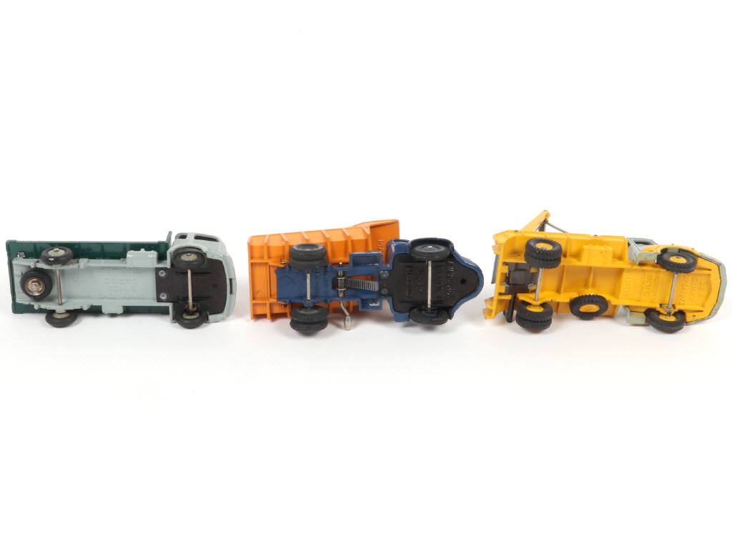 Lot 363 - DINKY TOYS (FRANCE) (3)