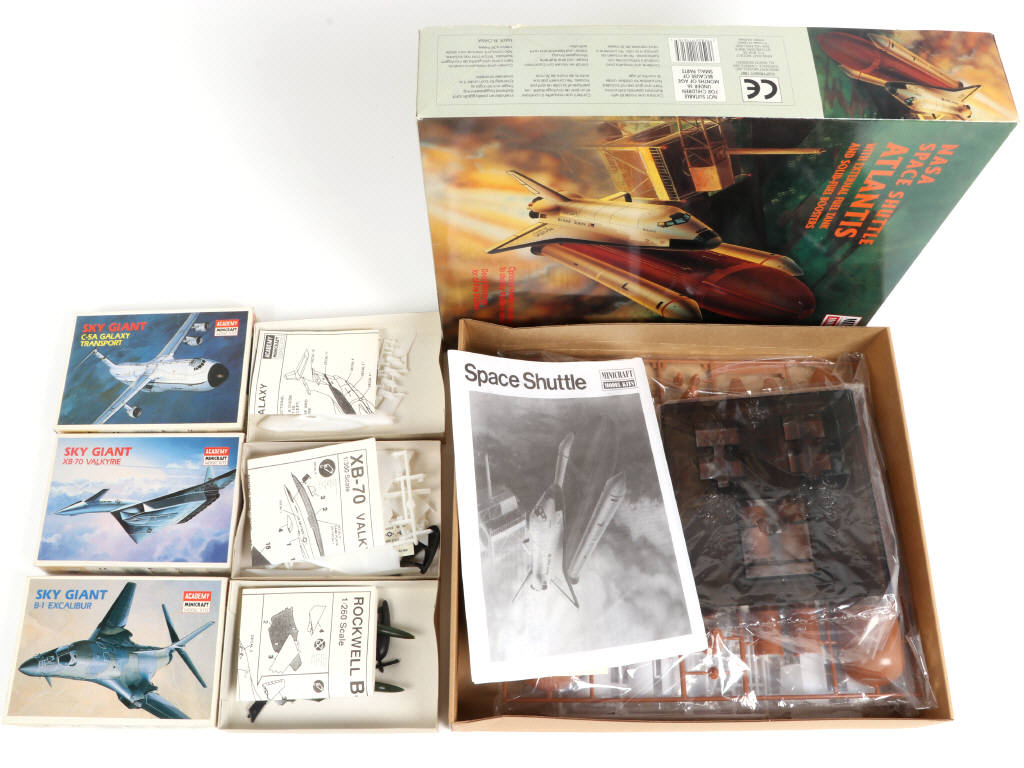 Lot 29 - MINECRAFT MODELS KITS (USA) (4)