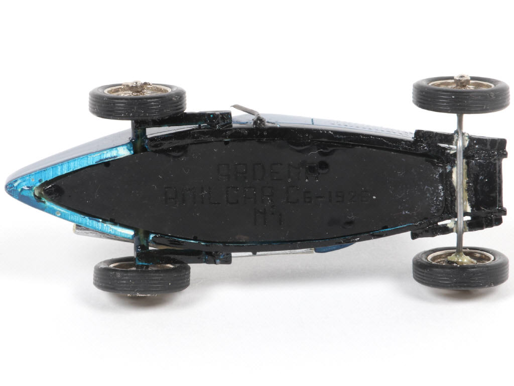 Lot 101 - DIVERS (1)