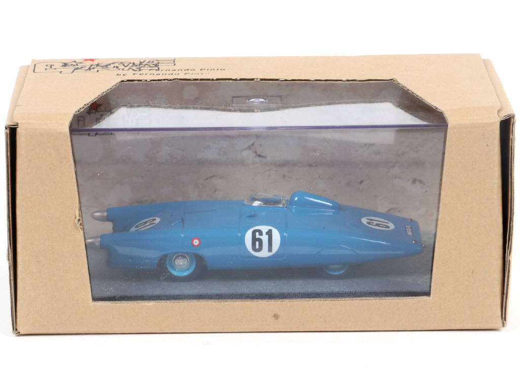 Lot 143 - BIZARRE (MACAU) (1)