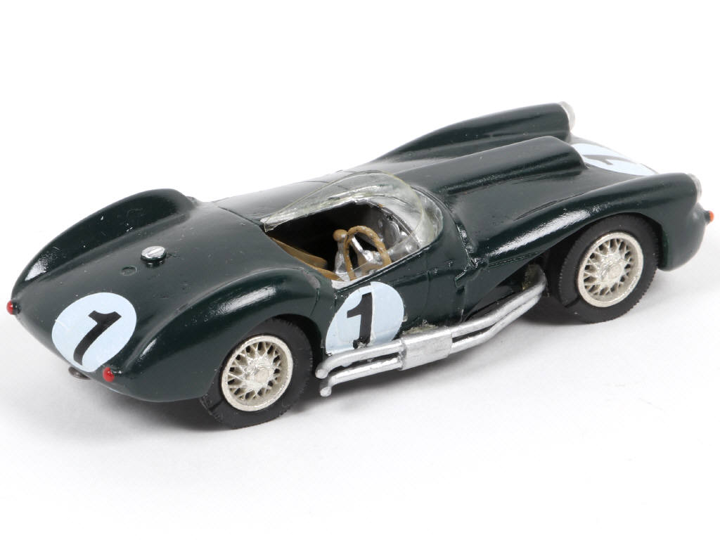 Lot 133 - DIVERS (GB) (1)