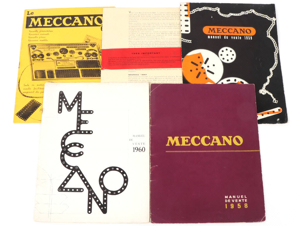 Lot 8 - MECCANO (FRANCE) (5)