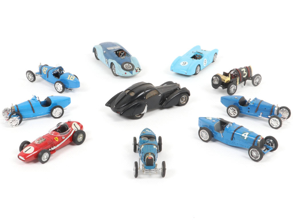 Lot 100 - DIVERS (10)