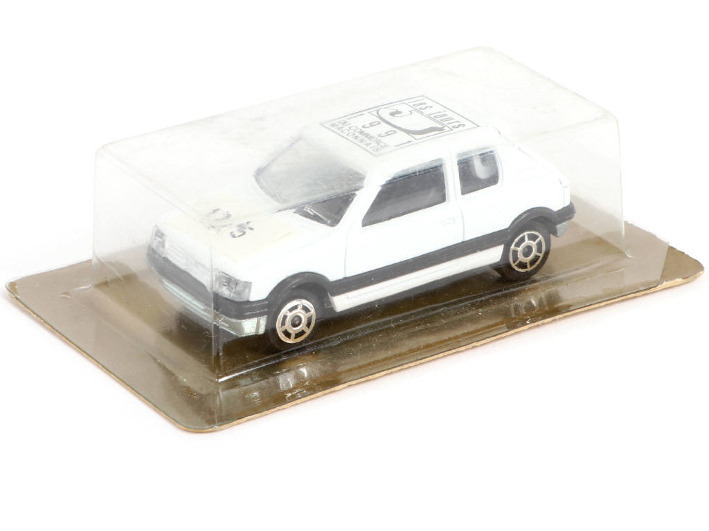 Lot 96 - MAJORETTE (FRANCE) (1)