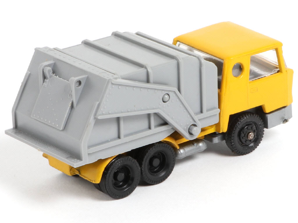 Lot 134 - MAJORETTE (FRANCE) (1)