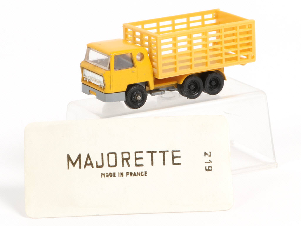 Lot 140 - MAJORETTE (FRANCE) (1)