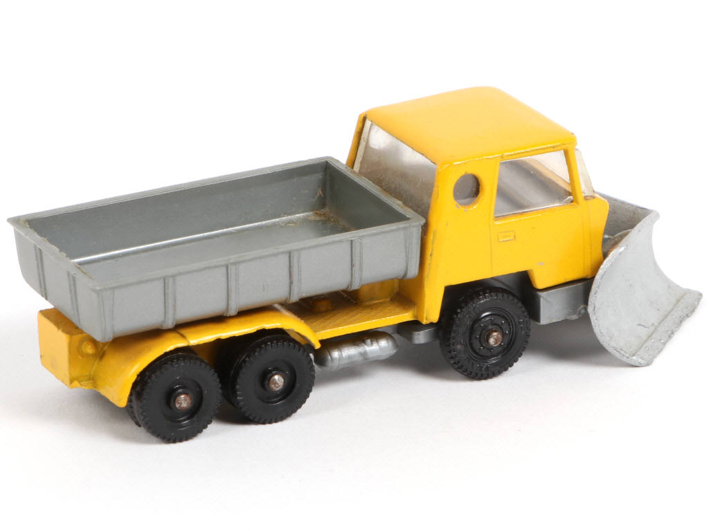 Lot 143 - MAJORETTE (FRANCE) (1)