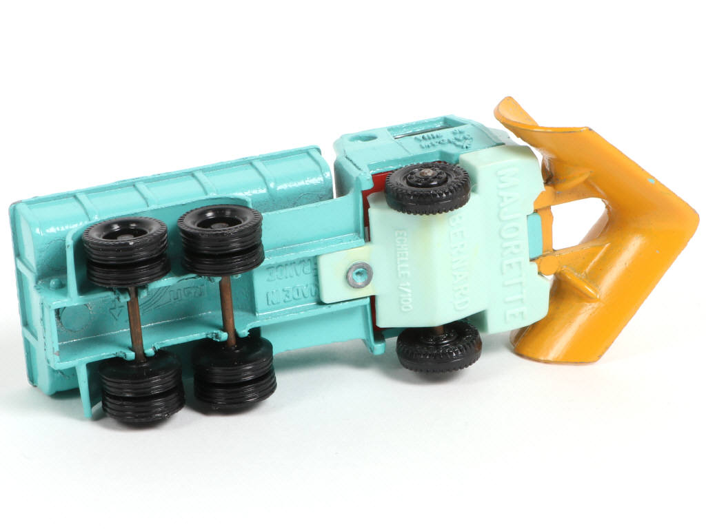 Lot 145 - MAJORETTE (FRANCE) (1)