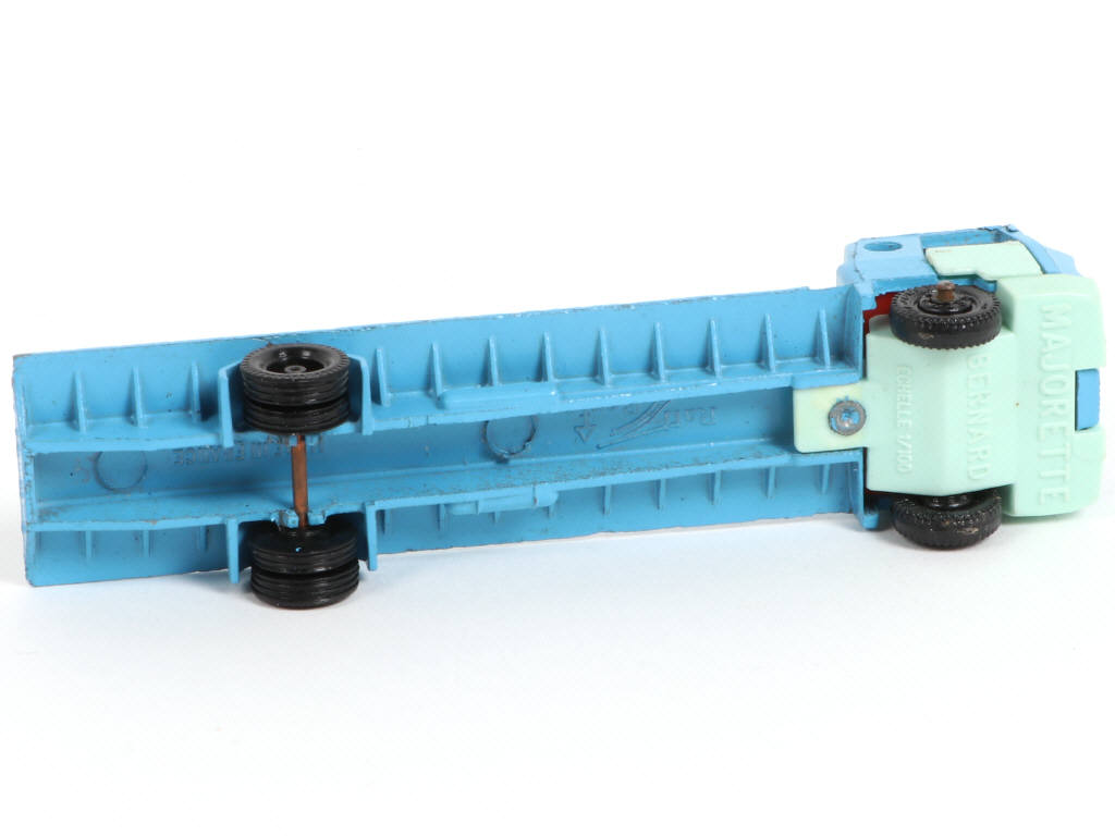 Lot 150 - MAJORETTE (FRANCE) (1)