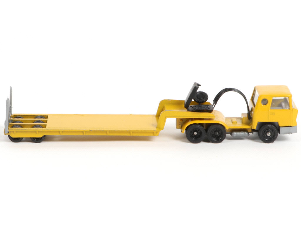 Lot 151 - MAJORETTE (FRANCE) (1)