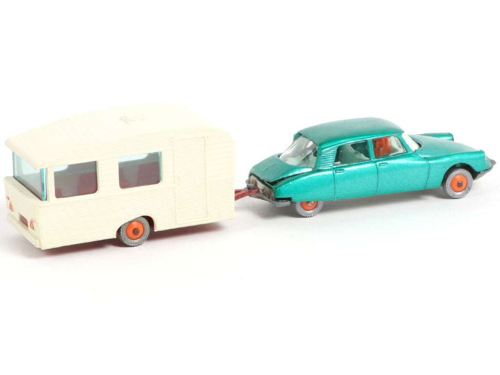 Lot 174 - MAJORETTE (FRANCE) (1)