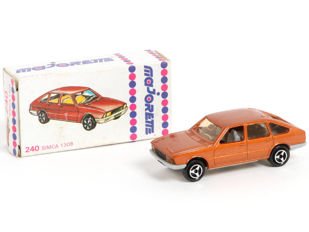 Lot 185 - MAJORETTE (FRANCE) (1)