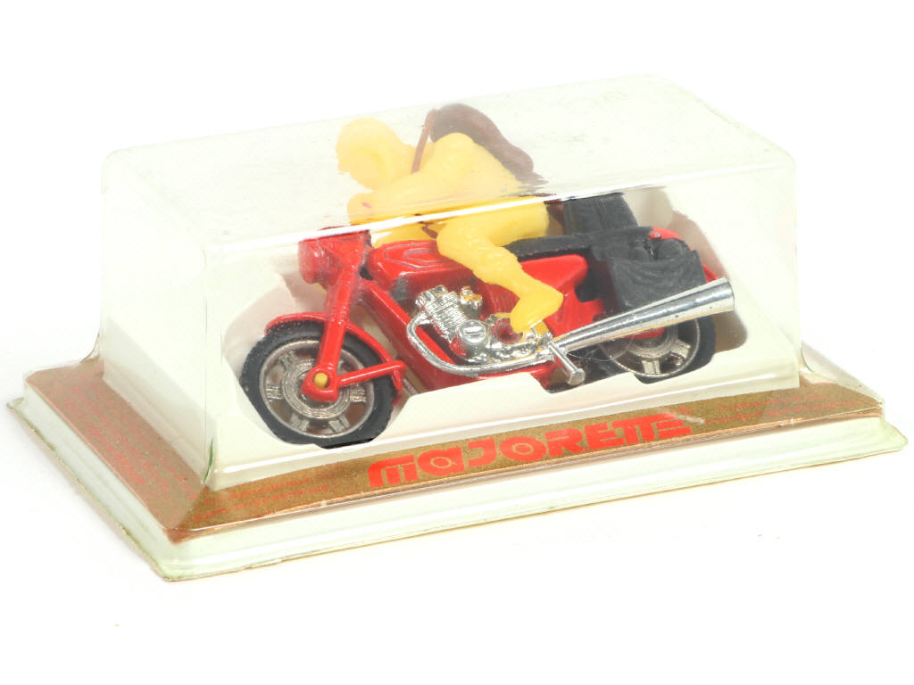 Lot 210 - MAJORETTE (FRANCE) (1)