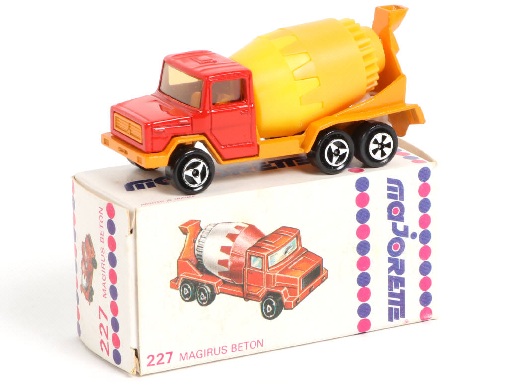 Lot 231 - MAJORETTE (FRANCE) (1)