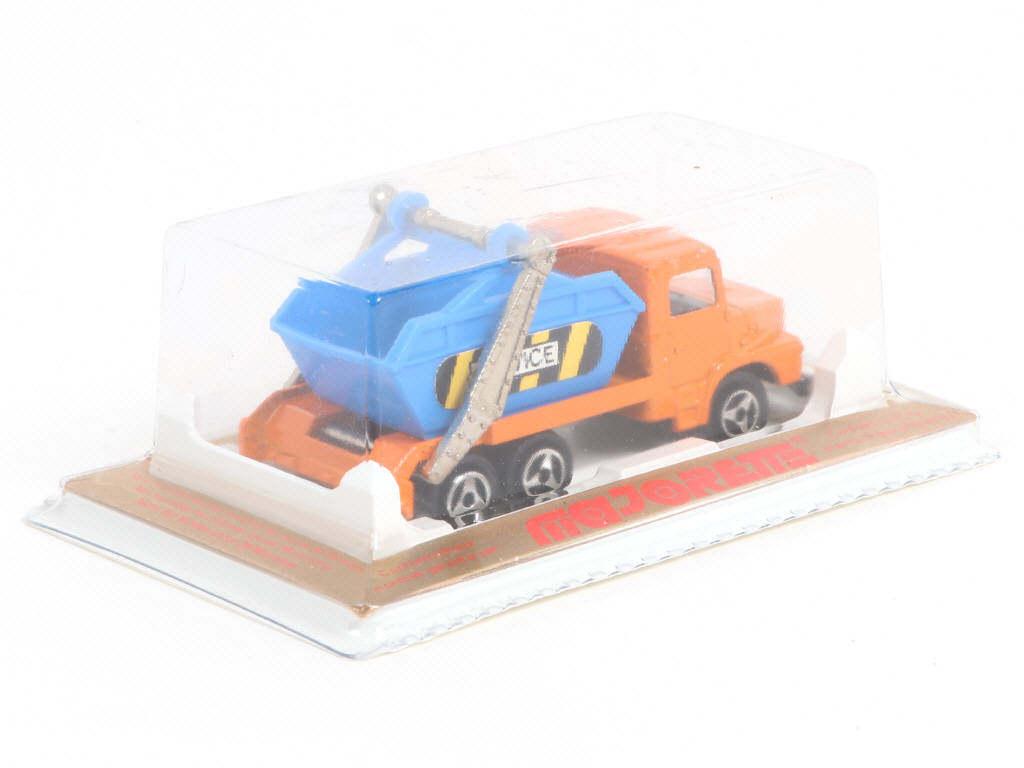 Lot 232 - MAJORETTE (FRANCE) (1)