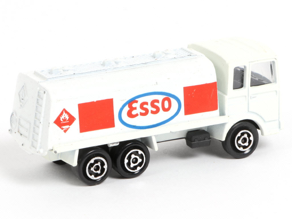 Lot 236 - MAJORETTE (FRANCE) (1)