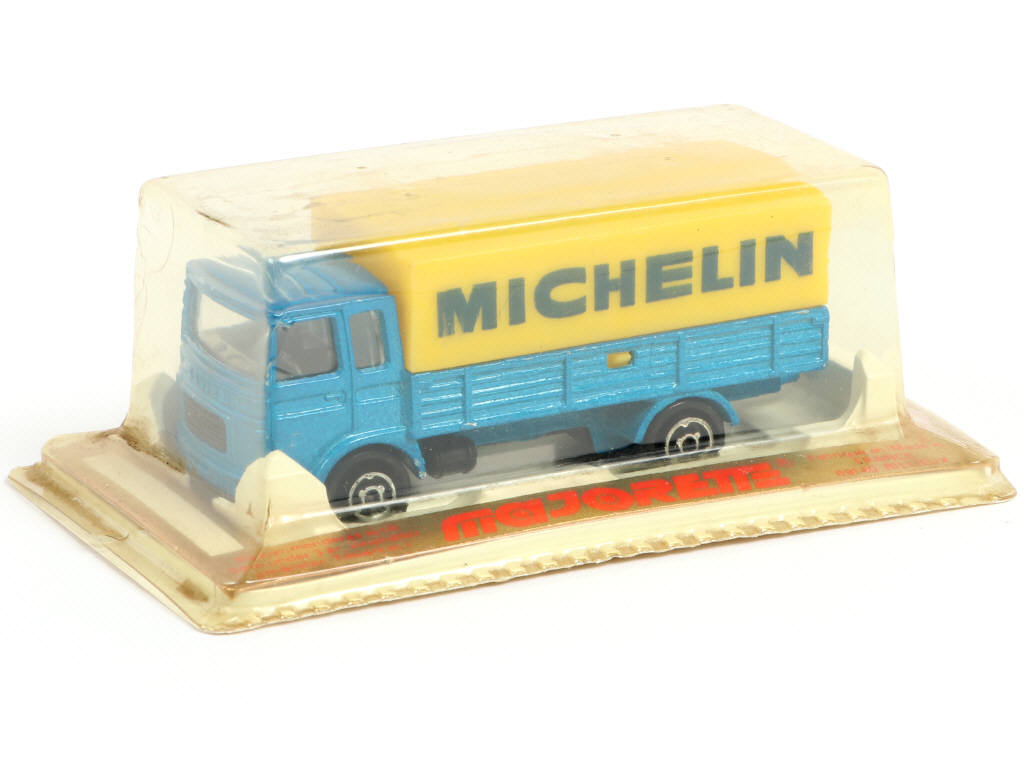 Lot 238 - MAJORETTE (FRANCE) (1)