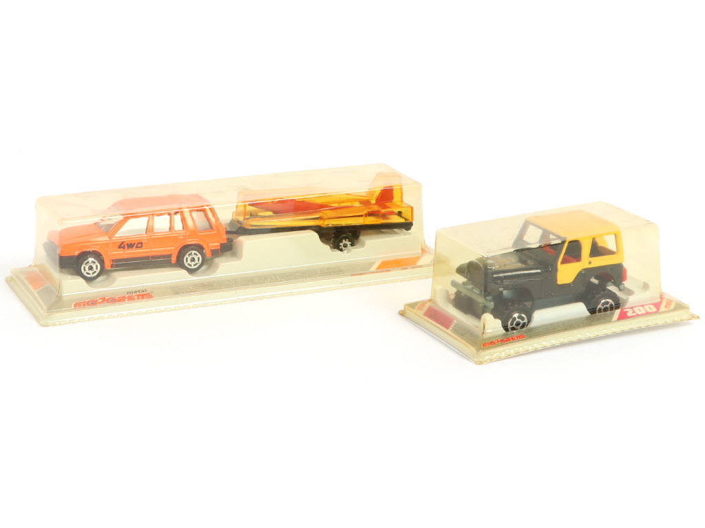 Lot 247 - MAJORETTE (FRANCE) (2)