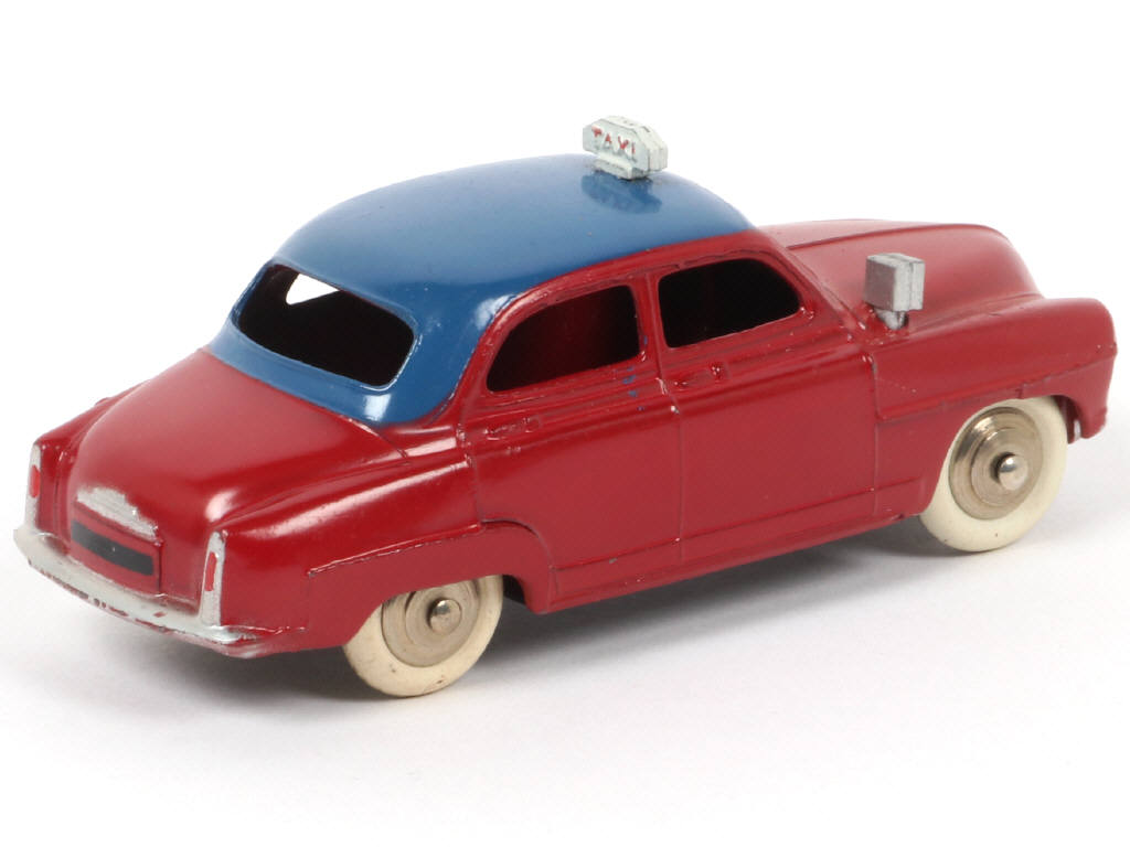 Lot 319 - DINKY TOYS (FRANCE) (1)