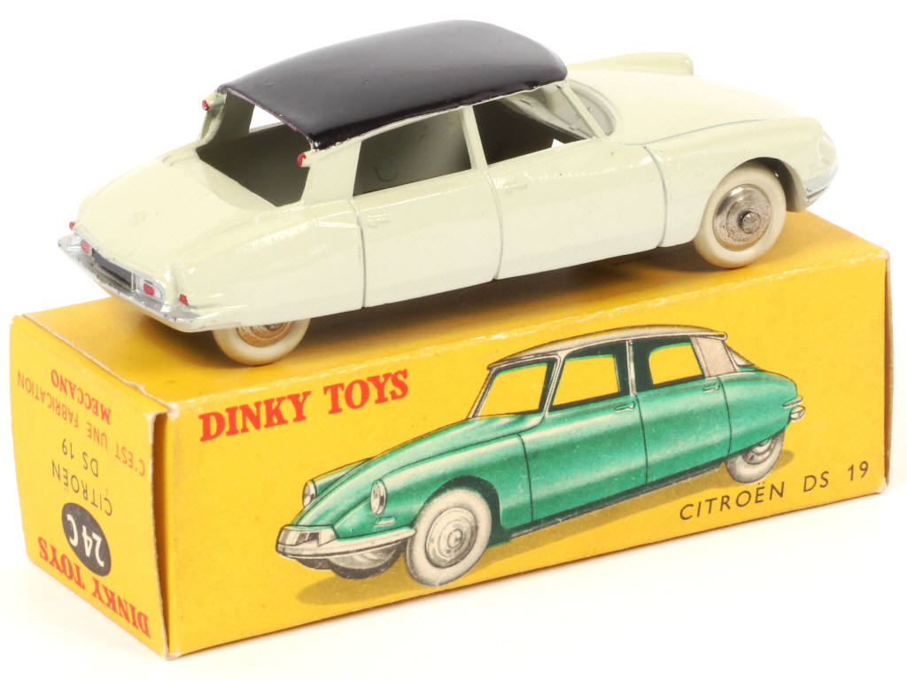 Lot 323 - DINKY TOYS (FRANCE) (1)