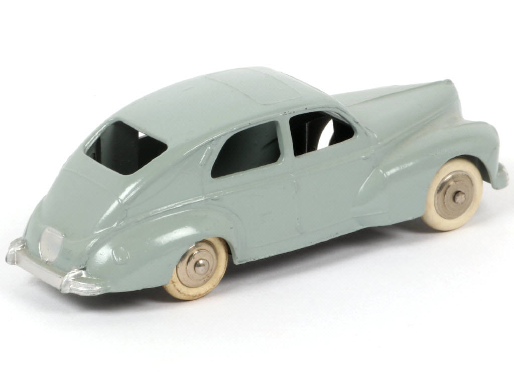 Lot 318 - DINKY TOYS (FRANCE) (1)