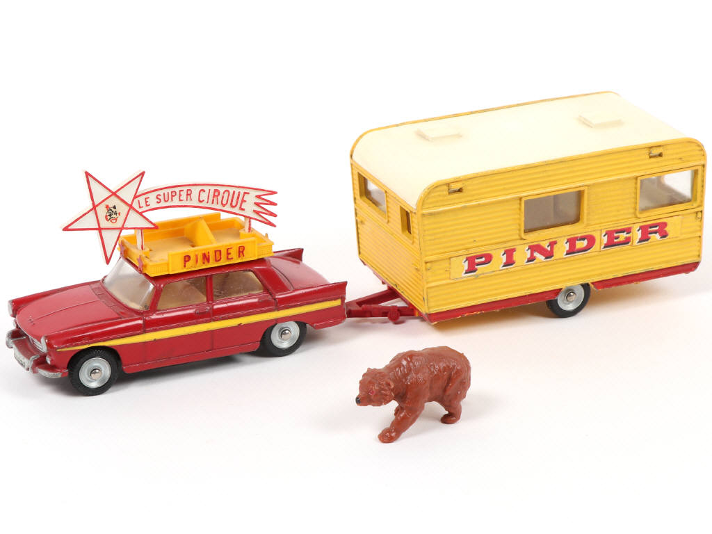 Lot 320 - DINKY TOYS (FRANCE) (1)