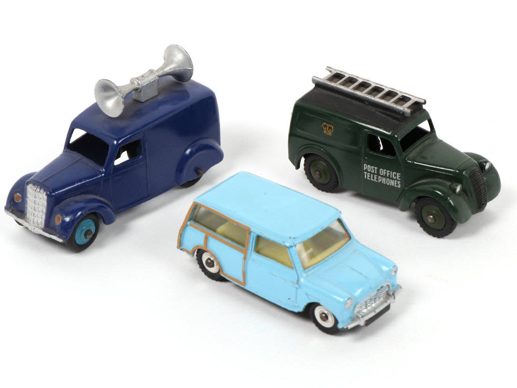 Lot 309 - DINKY TOYS (GB) (3)