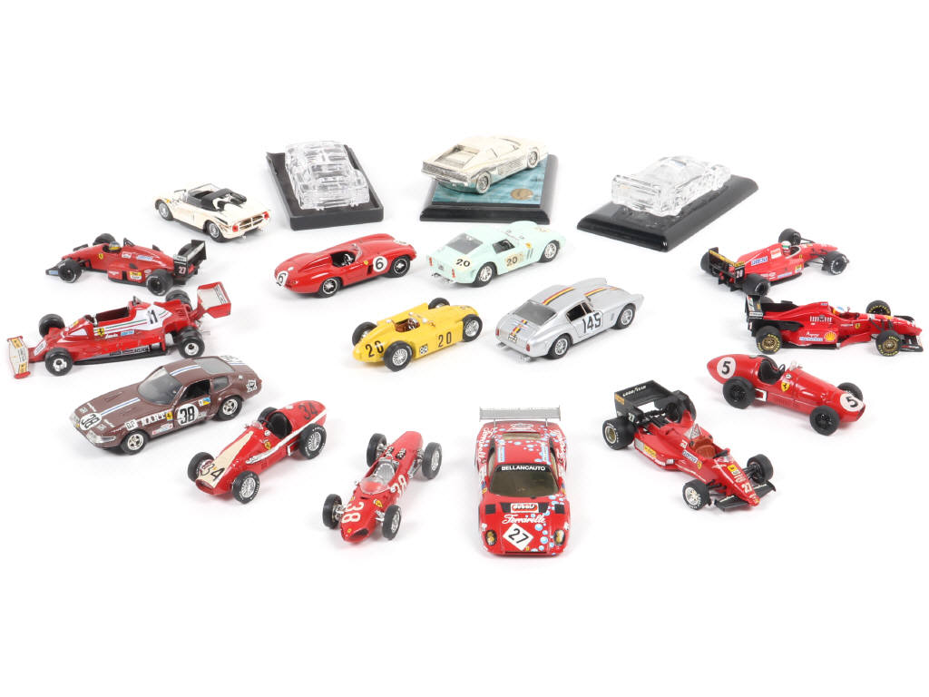 Lot 82 - DIVERS (18)