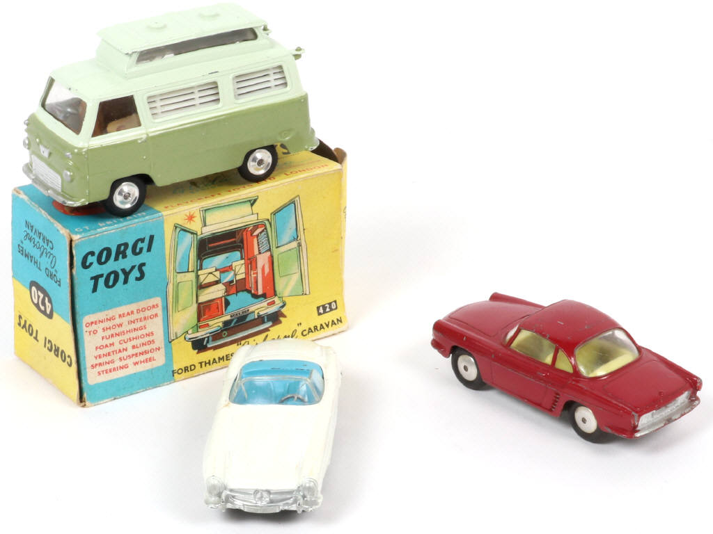 Lot 208 - CORGI TOYS (GB) (3)