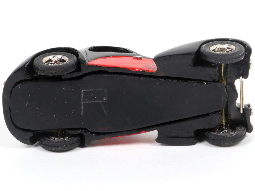 Lot 139 - MODELLI 'R' (1)