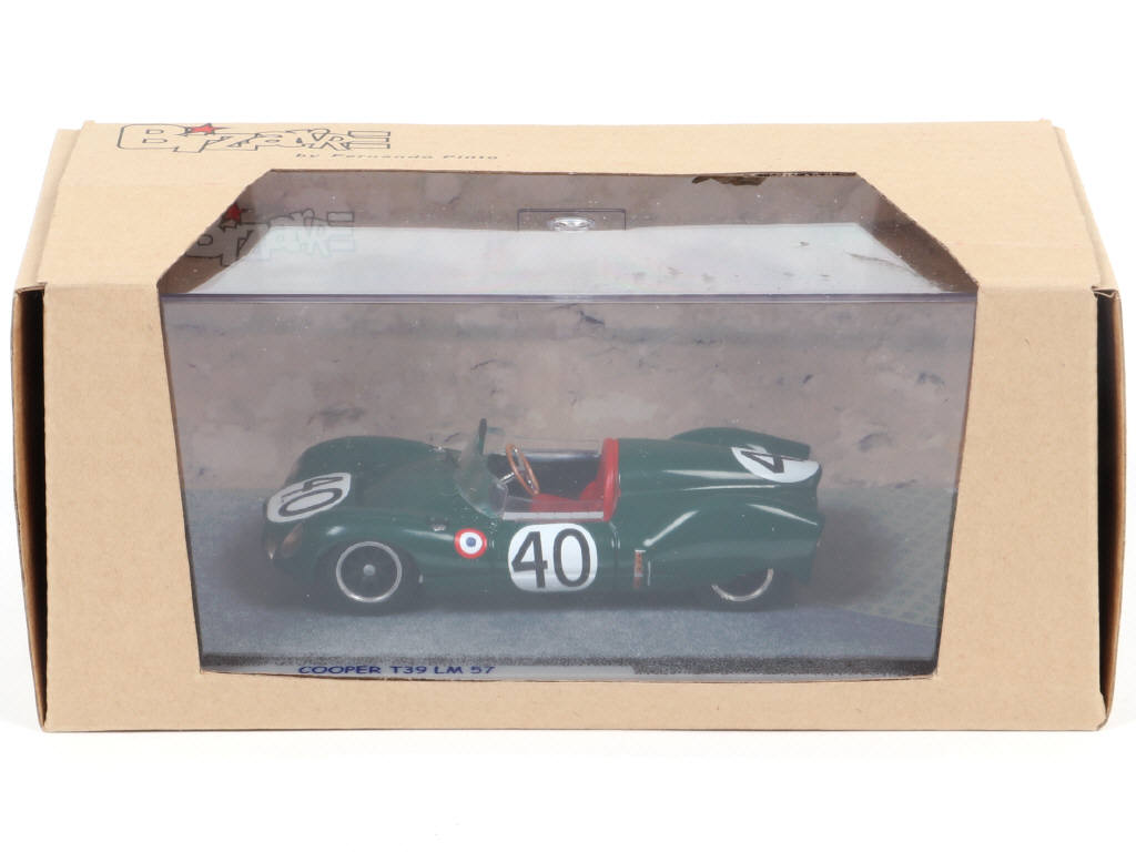 Lot 135 - BIZARRE (MACAU) (1)