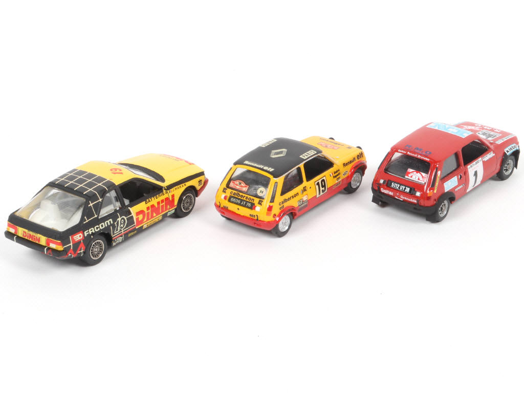 Lot 48 - DIVERS (3)