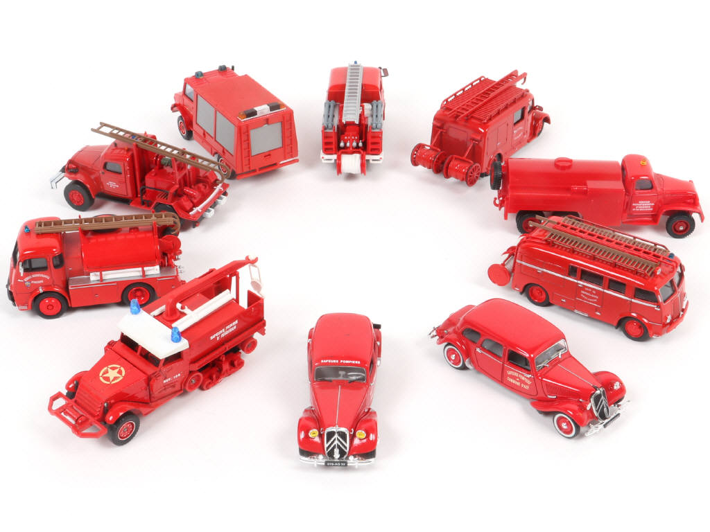 Lot 67 - DIVERS (10)